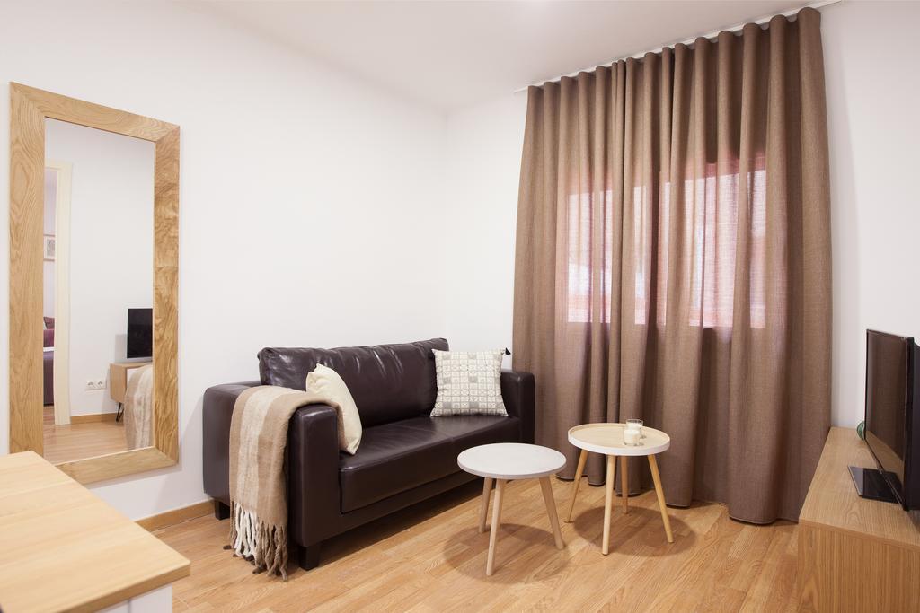 Click&Flat Europa Fira Apartments Л'Успіталет-да-Любрагат Екстер'єр фото