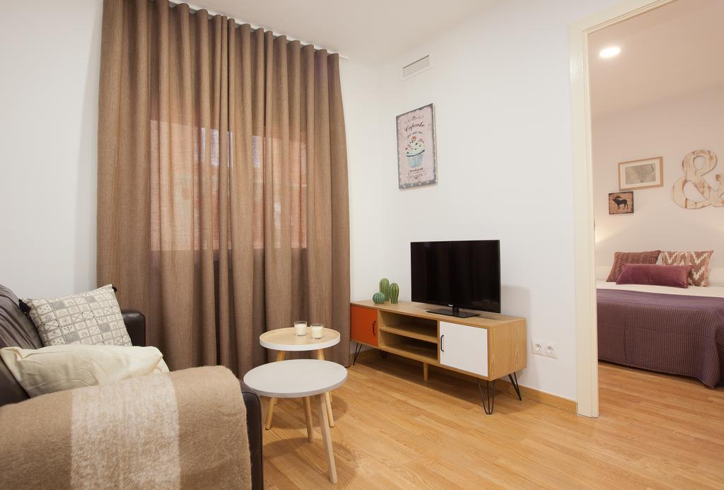 Click&Flat Europa Fira Apartments Л'Успіталет-да-Любрагат Екстер'єр фото