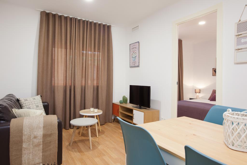 Click&Flat Europa Fira Apartments Л'Успіталет-да-Любрагат Екстер'єр фото