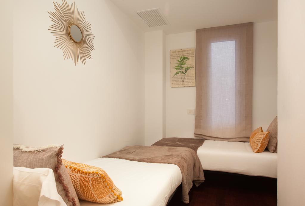Click&Flat Europa Fira Apartments Л'Успіталет-да-Любрагат Екстер'єр фото