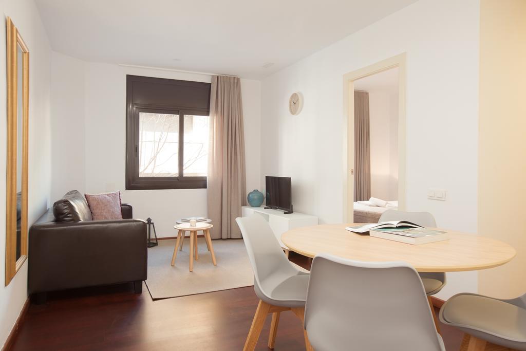 Click&Flat Europa Fira Apartments Л'Успіталет-да-Любрагат Екстер'єр фото