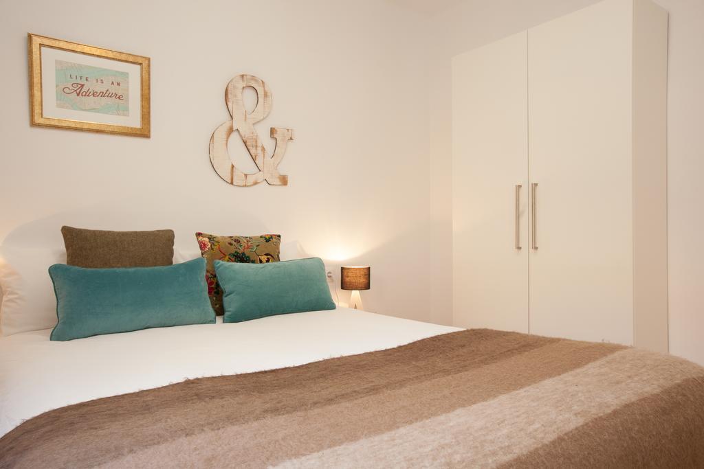 Click&Flat Europa Fira Apartments Л'Успіталет-да-Любрагат Екстер'єр фото